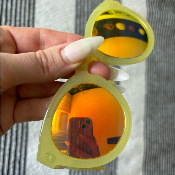 Diff Neon Polarized Sunglasses - Picture 6 of 6
